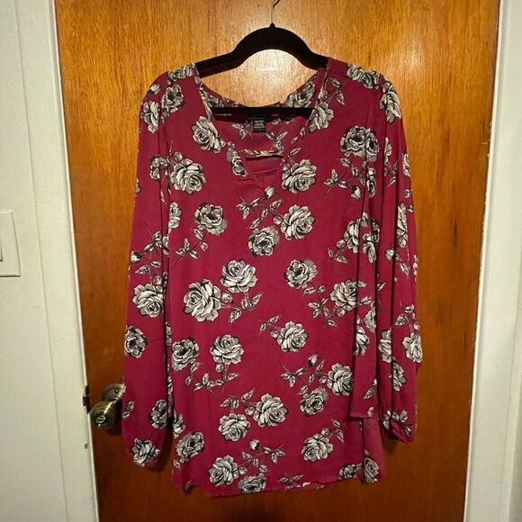 torrid Tops - Dark Pink Floral Top 